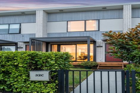 Photo of property in 32c Titoki Street, Te Atatu Peninsula, Auckland, 0610