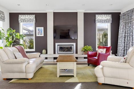 Photo of property in 25 Magnolia Rise, Waipahihi, Taupo, 3330