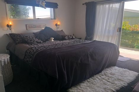 Photo of property in 17 Westside Road, Port Waikato, Tuakau, 2695