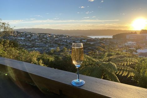 Photo of property in 8 Toporoa View, Ascot Park, Porirua, 5024