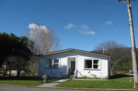 Photo of property in 12 Aylmer Street, Ross, 7812