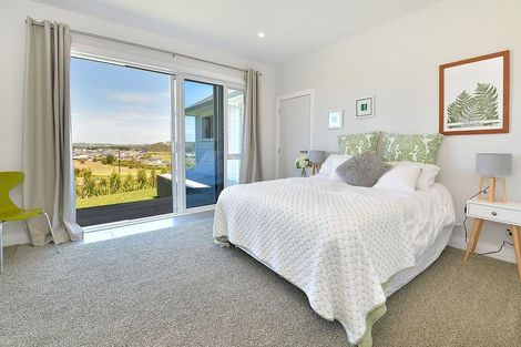 Photo of property in 16 Palm View Terrace, Gulf Harbour, Whangaparaoa, 0930