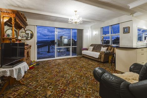 Photo of property in 107 Pah Road, Cockle Bay, Auckland, 2014