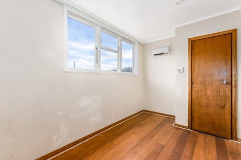 Photo of property in 30-32 Delaney Drive, Stokes Valley, Lower Hutt, 5019
