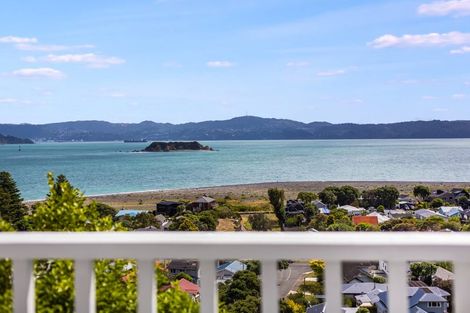 Photo of property in 15 Karaka Street, Eastbourne, Lower Hutt, 5013