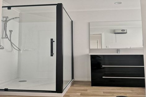 Photo of property in 124b Cambridge Terrace, Fairfield, Lower Hutt, 5011