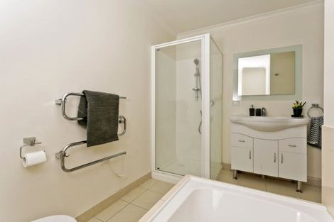 Photo of property in 2d/47 Stanhope Road, Mount Wellington, Auckland, 1051