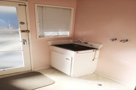 Photo of property in 53 Gills Road, Bucklands Beach, Auckland, 2014