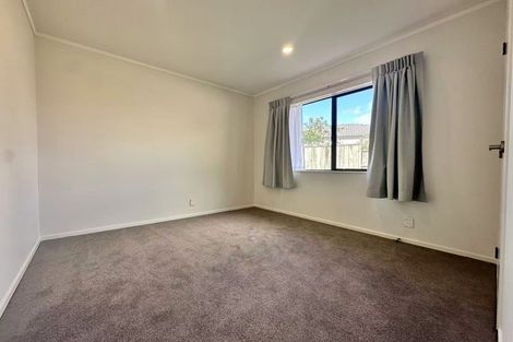 Photo of property in 39 Golfland Drive, Golflands, Auckland, 2013