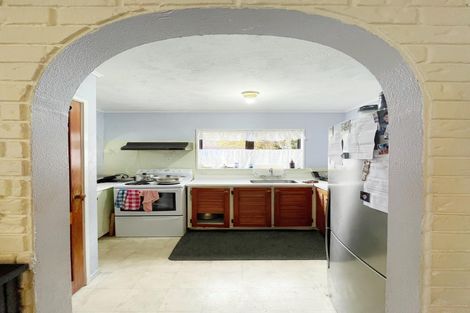 Photo of property in 37 Borich Road, Sunnyvale, Auckland, 0612