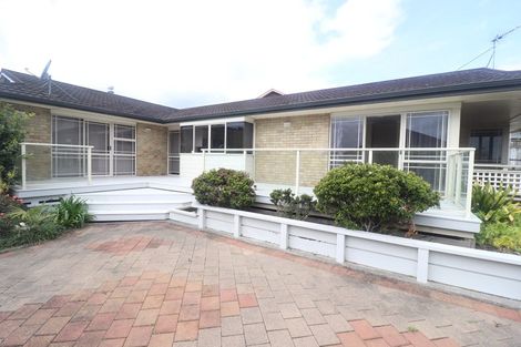 Photo of property in 6 Silkwood Grove, Totara Heights, Auckland, 2105
