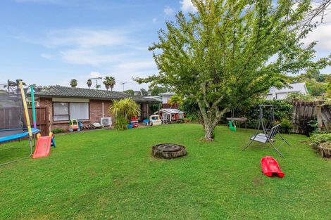 Photo of property in 2/3 Eagle Place, Red Beach, 0932