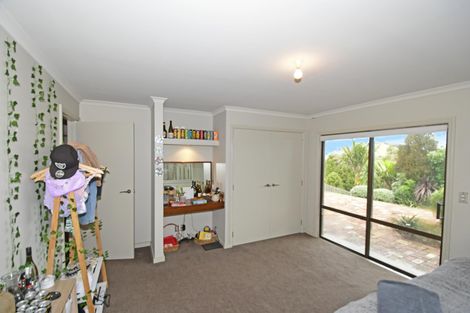 Photo of property in 71 Clinton Road, Tawharanui Peninsula, Warkworth, 0986