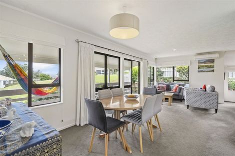 Photo of property in 3 Emery Grove, Bayview, Auckland, 0629