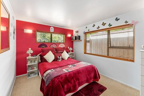 Photo of property in 24 Kereru Street, Waikanae, 5036