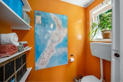 Photo of property in 17 Adderley Terrace, Ravensbourne, Dunedin, 9022