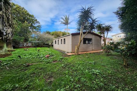 Photo of property in 105 Tidal Road, Mangere, Auckland, 2022