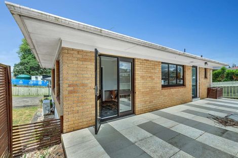 Photo of property in 8 Paerata Road, Pukekohe, 2120