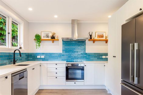 Photo of property in 11 Selwyn Avenue, Glen Eden, Auckland, 0602