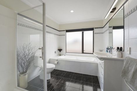 Photo of property in 23 Avion Terrace, Raumati Beach, Paraparaumu, 5032