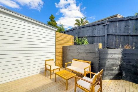 Photo of property in 5/236 Albany Highway, Schnapper Rock, Auckland, 0632