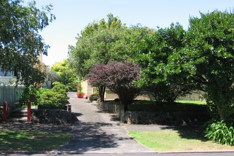 Photo of property in 63 Moana Avenue, One Tree Hill, Auckland, 1061