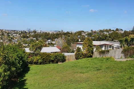 Photo of property in 15b Speedy Crescent, Hillcrest, Auckland, 0627
