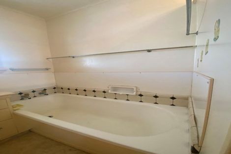 Photo of property in 16 Middlepark Road, Sockburn, Christchurch, 8042