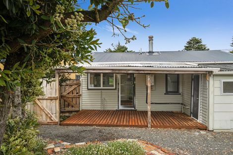 Photo of property in 5 Seafront Road, Castlecliff, Whanganui, 4501