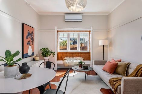 Photo of property in 2/6 Geddes Terrace, Avondale, Auckland, 1026