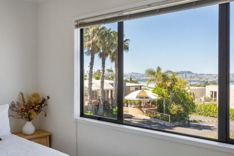 Photo of property in Harbour View Terraces, 9/170 Mokoia Road, Chatswood, Auckland, 0626