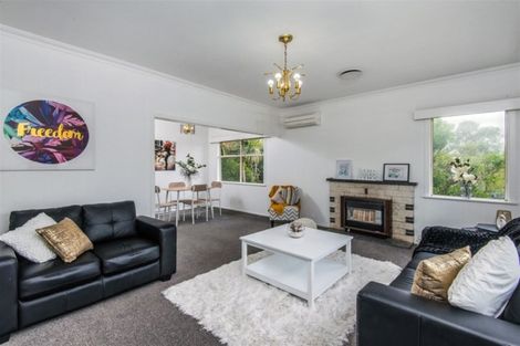 Photo of property in 20 Horokiwi Road West, Newlands, Wellington, 6037