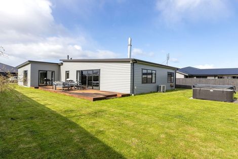 Photo of property in 12 Wycliffe Place, Solway, Masterton, 5810