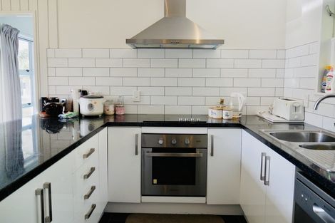 Photo of property in 470e Stokes Valley Road, Stokes Valley, Lower Hutt, 5019