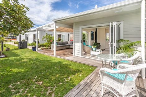 Photo of property in 107 Riverview Road, Whangamata, 3620