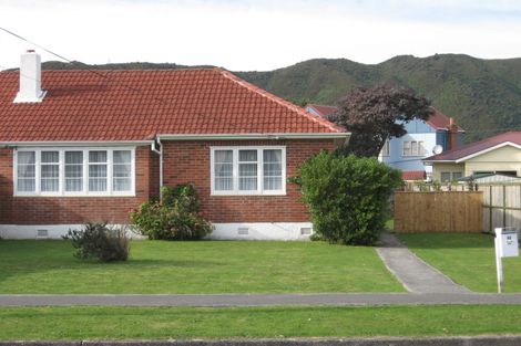 Photo of property in 42 Hall Crescent, Epuni, Lower Hutt, 5011