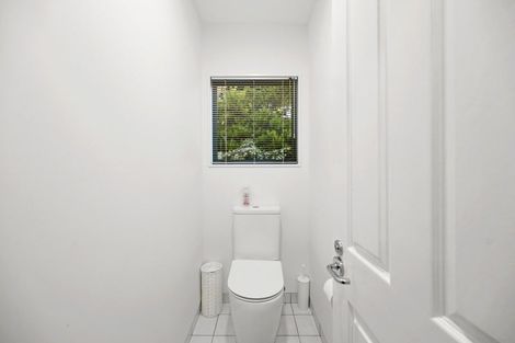 Photo of property in 2 Minchin Crescent, St Andrews, Hamilton, 3200