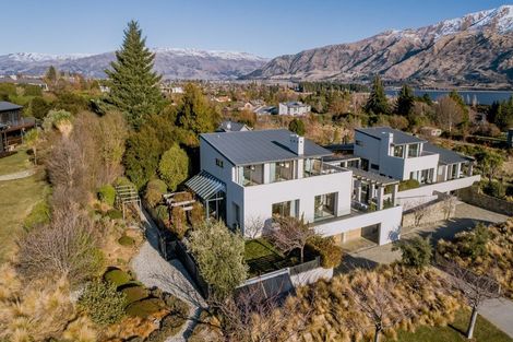 Photo of property in 8b Minaret Ridge, Wanaka, 9305