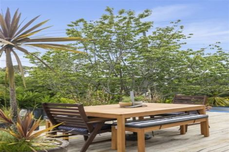 Photo of property in 31 Sunnyside Road, Sunnyvale, Auckland, 0612