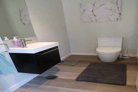 Photo of property in 4/6 Oswald Crescent, Paparangi, Wellington, 6037