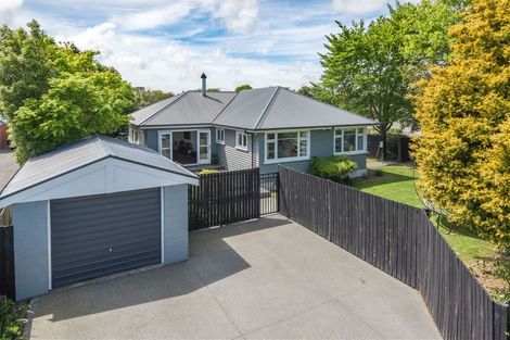 Photo of property in 98 Hamilton Avenue, Ilam, Christchurch, 8041