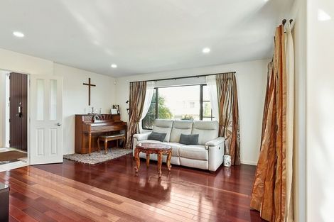 Photo of property in 16 Amaretto Avenue, Flat Bush, Auckland, 2019