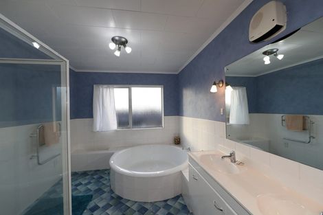 Photo of property in 28 Ranfurly Street, Tamatea, Napier, 4112