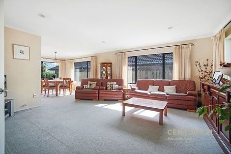 Photo of property in 21 Macnean Drive, East Tamaki Heights, Auckland, 2016