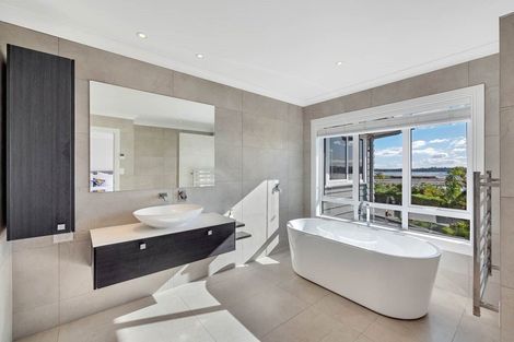 Photo of property in 13 Milano Boulevard, Karaka, Papakura, 2113