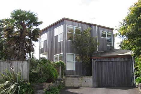 Photo of property in 1/19 Heathcote Road, Castor Bay, Auckland, 0620