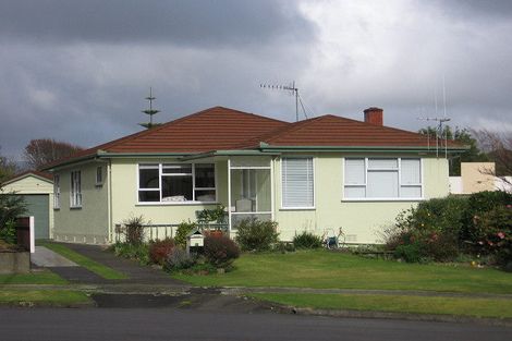 Photo of property in 24 Saint Albans Avenue, Hokowhitu, Palmerston North, 4410