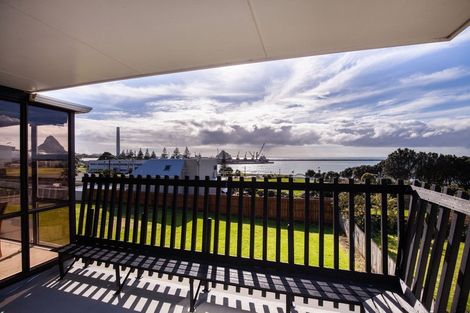 Photo of property in 26a Breakwater Road, Moturoa, New Plymouth, 4310