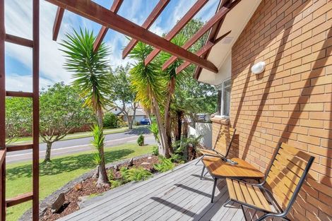 Photo of property in 9 Phoebe Meikle Place, Torbay, Auckland, 0630