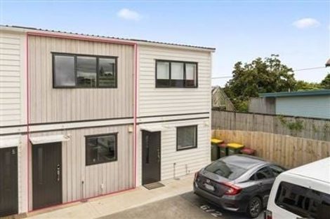 Photo of property in 6/2 Brandon Road, Glen Eden, Auckland, 0602